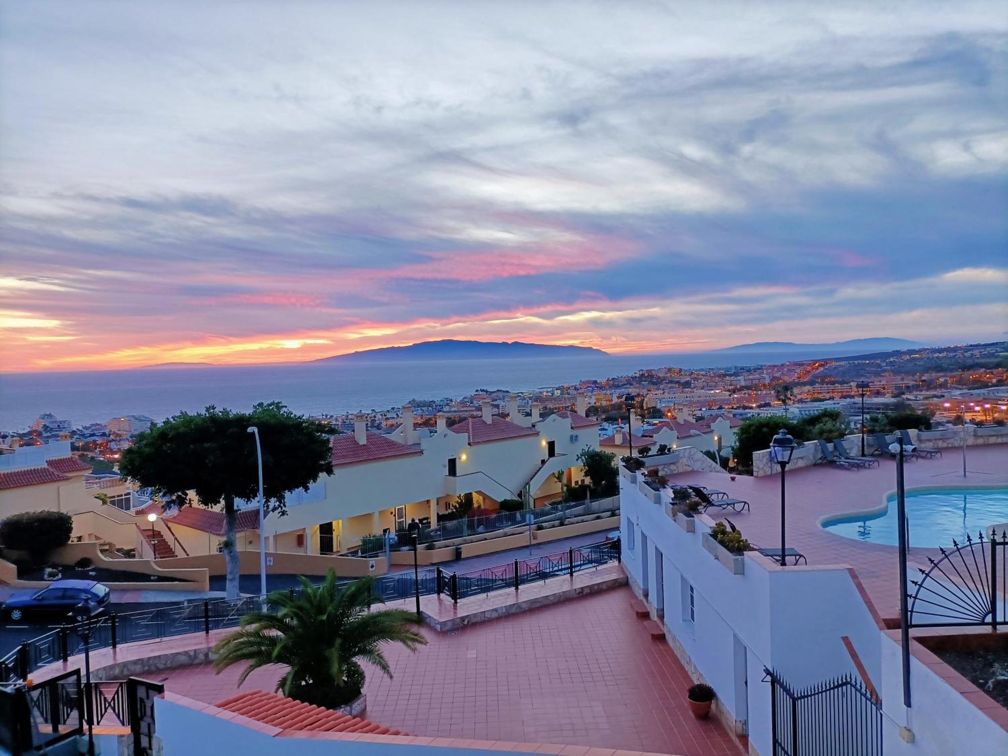 Appartement Topfloor Corner Panoramics Views & Pools *