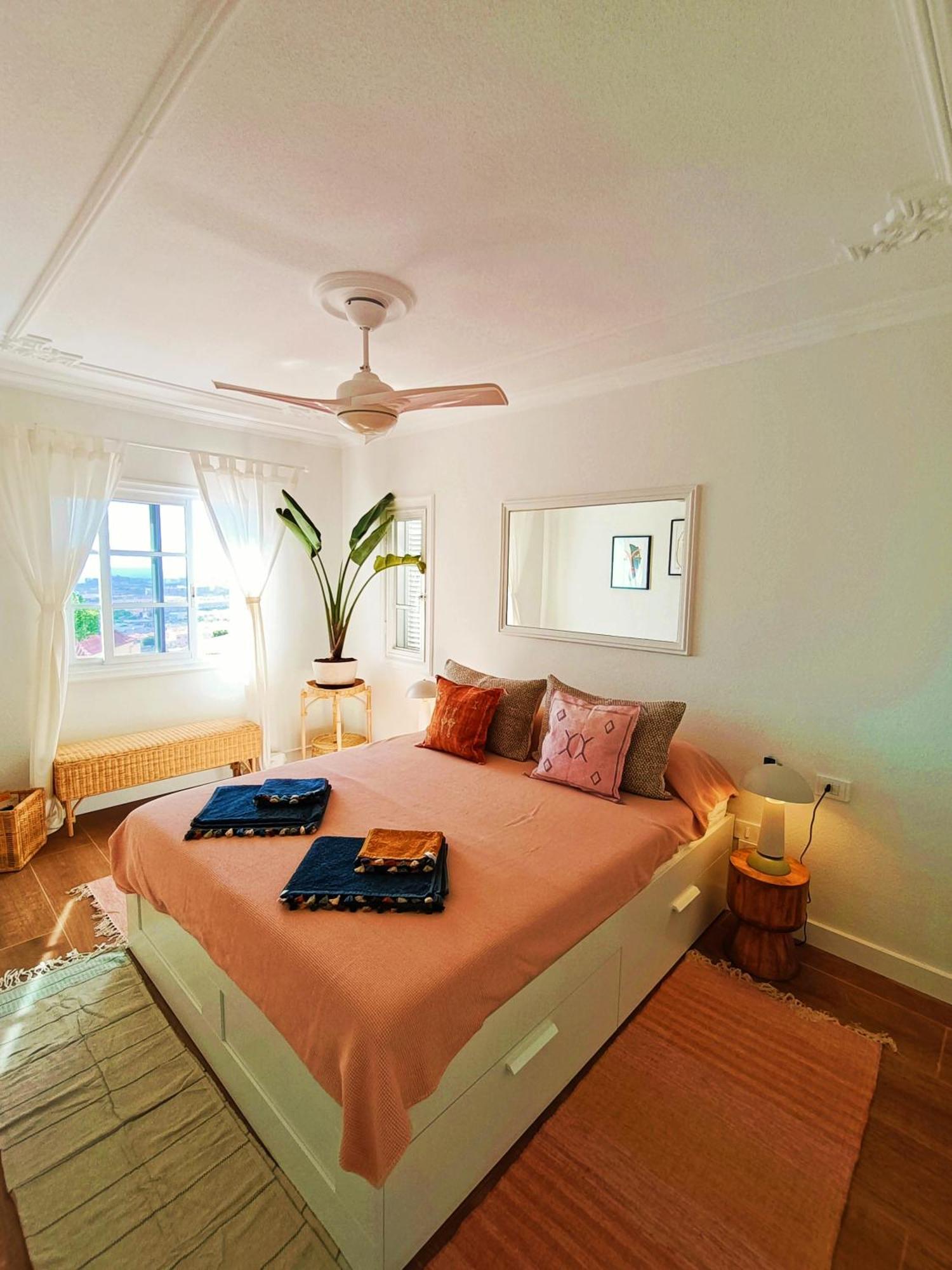 Topfloor Corner Panoramics Views & Pools Appartement